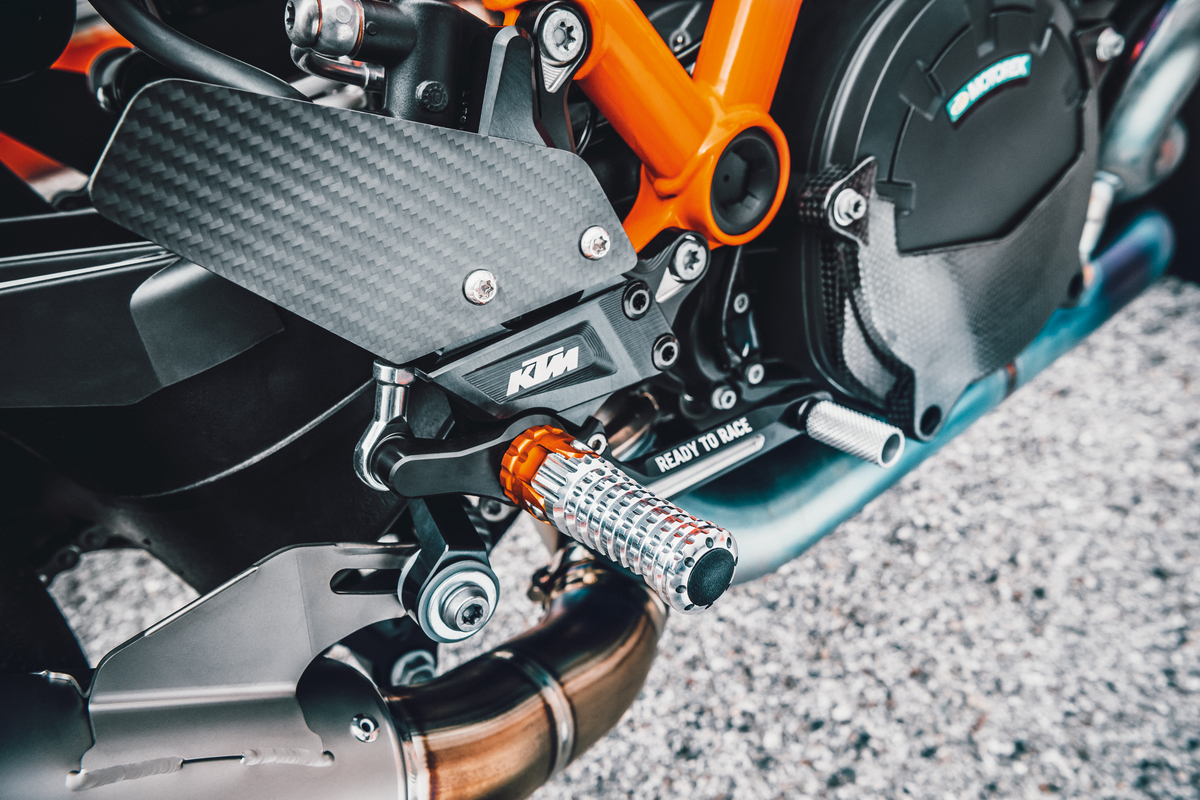 Factory footpeg system Factory footpeg system