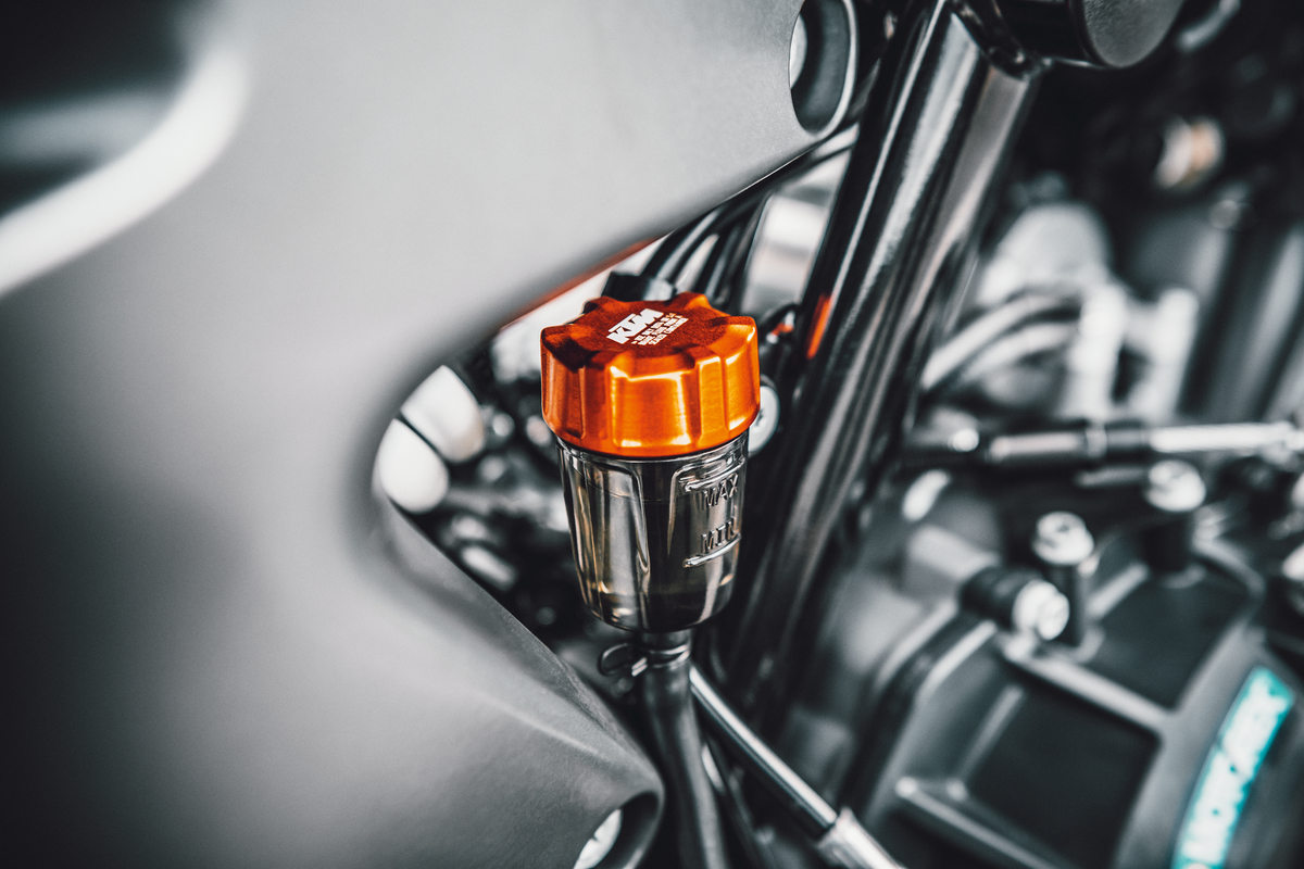 Brake fluid reservoir cap