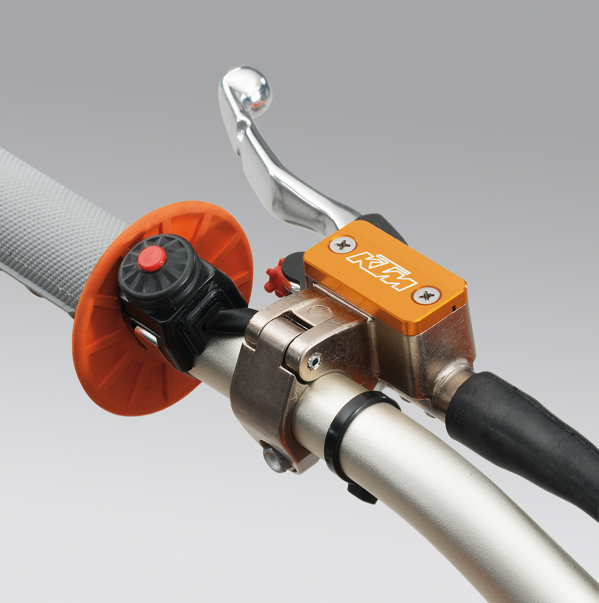 Clutch reservoir cover