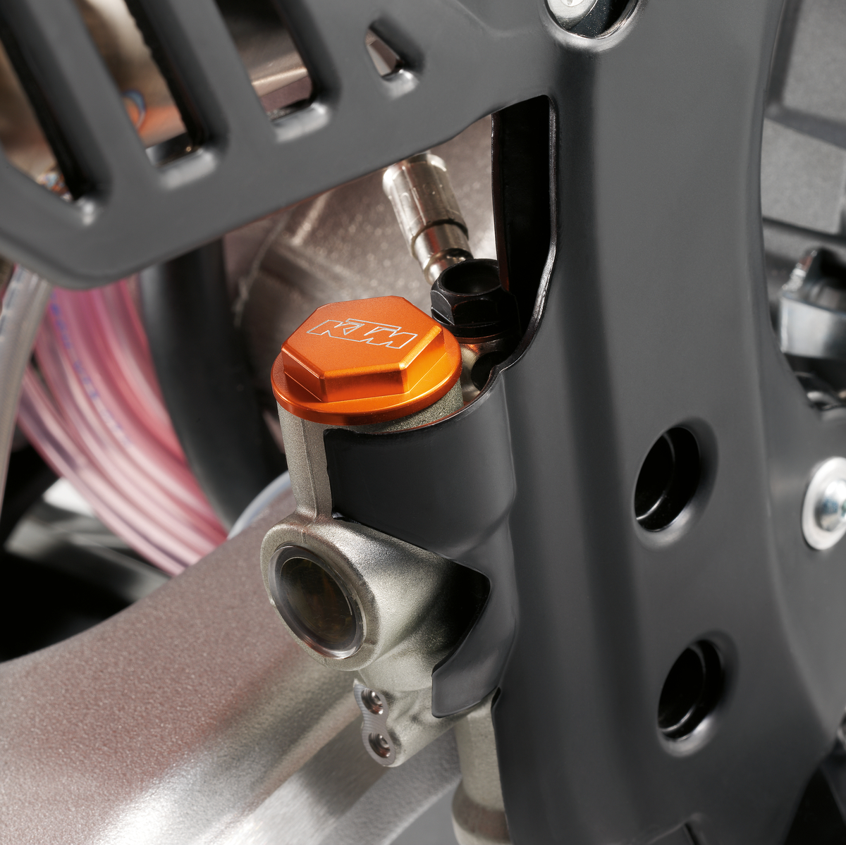 Brake fluid reservoir cover