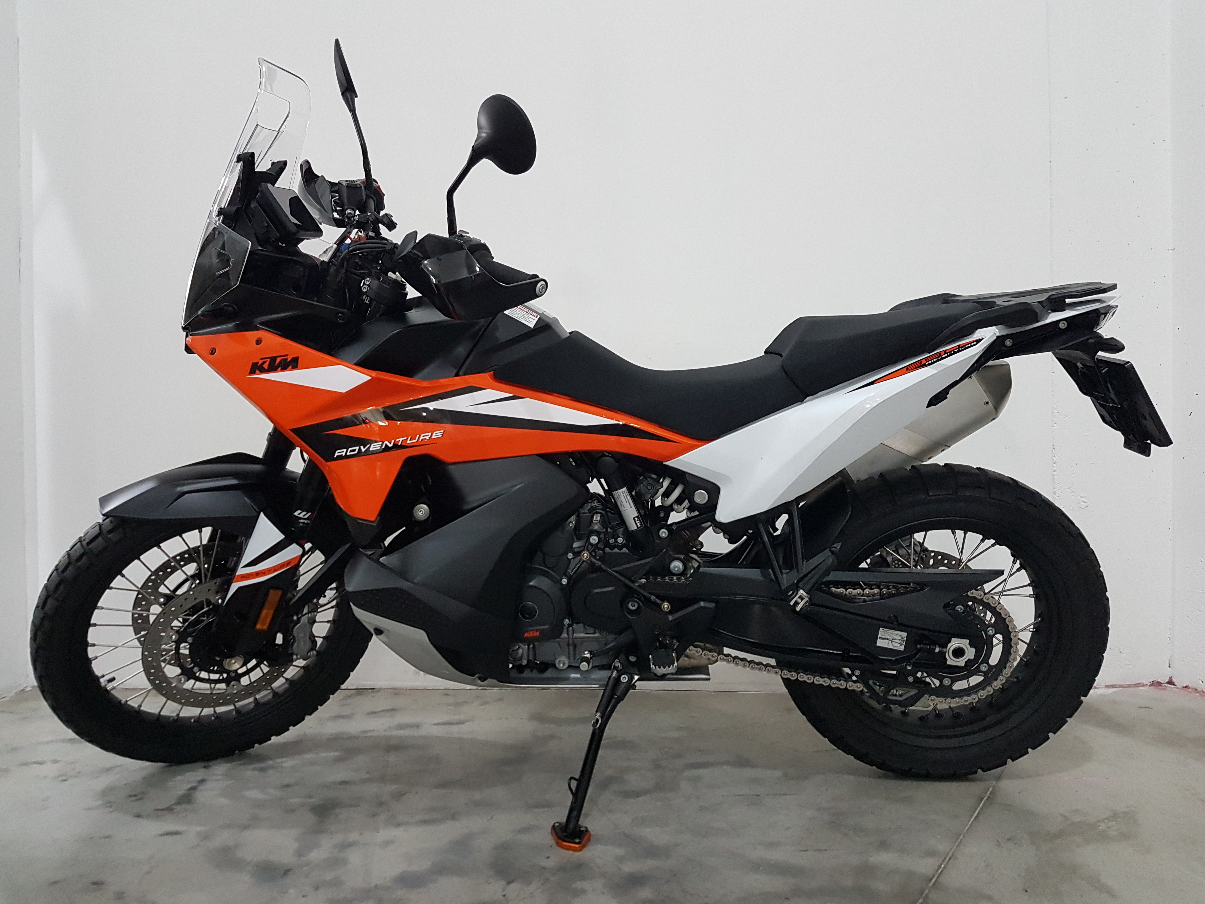 KTM 890 ADVENTURE 2024 KTM 890 ADVENTURE 2024